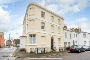 Unique & Stylish Town House, central Cheltenham